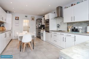 Kitchen/Breakfast Room- click for photo gallery